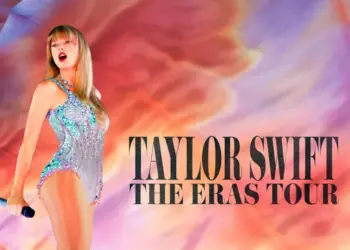 តោះ! ទស្សនារូបភាពដ៏ទាក់ភ្នែកនៃឈុតសម្លៀកបំពាក់របស់ Taylor Swift ក្នុងកម្មវិធី Eras Tour Weekend