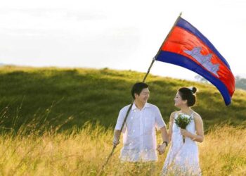 សម្រស់​របស់ វាលធំ ធ្វើ​ឲ្យ​ឯកឧត្តម សុខ សង្វារ លាន់​មាត់