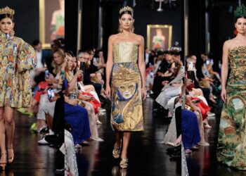 ក្រឡេកមកមើល ឆាកកម្មវិធីដើរម៉ូត Miami Fashion Week® (MIAFW) មានអ្វីប្លែក?