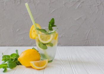 អត្ថប្រយោជន៍នៃទឹកក្រូចឆ្មារដែលអ្នកនឹកស្មានមិនដល់