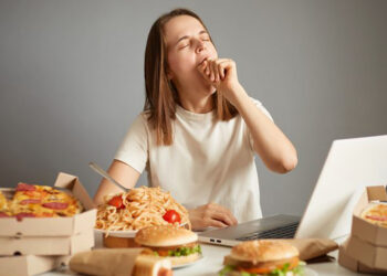 គន្លឹះទាំងនេះ អាចជួយកាត់បន្ថយចំណង់.. បរិភោគអាហារដែលមិនល្អចំពោះសុខភាព (JUNK FOODS)