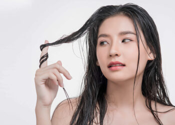 មានបញ្ហាសក់ស្តើងមែនទេ? សូមកុំធ្វើរឿងទាំងនេះបន្តទៀត បើមិនចង់ឱ្យខ្លួនទំពែកទាន់