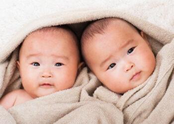 តើកត្តាអ្វីខ្លះ… បានចូលរួមបង្កើនឱកាសទទួលបានកូនភ្លោះ?