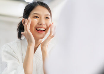 ផលិតផលសម្អាងថ្លៃៗតែ​ម្យ៉ាង មិនអាចជួយថែរក្សាសុខភាពស្បែកអ្នកបានទេ ប្រសិនបើមិនអនុវត្តគន្លឹះទាំងនេះបន្ថែម