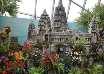 រូបប្រាសាទអង្គរវត្តចម្លង រូបចម្លាក់ វត្ថុសិល្បៈ និងផ្កាអ័រគីដេរបស់ខ្មែរត្រូវបាននាំយកទៅបង្ហាញនៅក្នុងកម្មវិធីពិព័រណ៌ អ័រគីដេនៃអង្គរវត្ត នៅលើទឹកដីប្រទេសសិង្ហបុរី