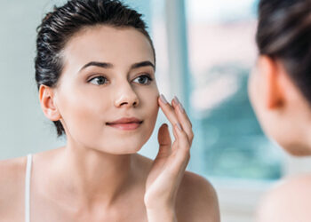 គន្លឹះ 8 យ៉ាងដើម្បីការពារ និងថែរក្សាស្បែកចាស់