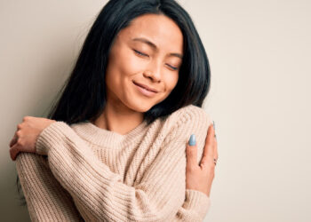 ដំណោះស្រាយបញ្ហាផ្លូវចិត្ត… ដោយរៀនស្រឡាញ់ខ្លួនឯងឱ្យបានច្រើន