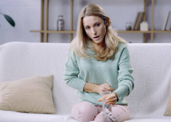 តើមានរោគសញ្ញាអ្វីខ្លះ ដែលអាចកើតឡើងចំពោះស្រ្តីជិតអស់វដ្តរដូវ?