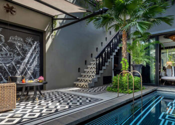 ផ្ទះវីឡាប្រណិត បំពាក់ដោយអាងហែលទឹក សាងសង់តាមរចនាបថខ្មែរ ស្ថិតនៅចំកណ្តាលបេះដូងនៃខេត្តសៀមរាប