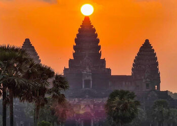 តើ ”សមរាត្រី” ជាអ្វី? កុំភ្លេច! ទៅទស្សនាព្រឹត្តិការណ៍ព្រះអាទិត្យរះនៅចំកំពូលកណ្តាលប្រាសាទអង្គរវត្ត