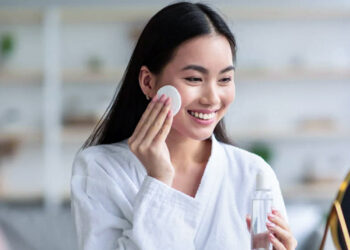 Toner ឬ ទឹកជូតមុខ អាចមានឥទ្ធិពលយ៉ាងណាខ្លះចំពោះស្បែកមុខ?