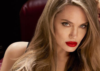 Angelina Jolie ត្រូវបានតែងតាំងជាឯកអគ្គរដ្ឋទូតសម្រស់នៃម៉ាកយីយោដ៏ល្បីល្បាញ Tom Ford