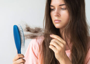 មូលហេតុនៃការជ្រុះសក់ និងសក់ស្តើង