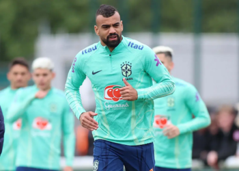 ប្រេស៊ីលកោះហៅខ្សែការពារ Flamengo កីឡាករ Fabricio Bruno