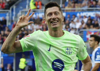 Lewandowski រកបាន៣គ្រាប់ម្នាក់ឯងនាំឱ្យ Barcelona យកឈ្នះ 3-0 លើក្រុម Alavés