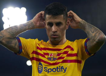 Cancelo សង្ឃឹមថានឹងអាចត្រលប់ទៅ Barcelona ហើយគាត់នៅតែទាក់ទងជាមួយអតីតមិត្តរួមក្រុមនៅ Barcelona