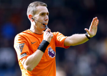 លោក David Coote អាជ្ញាកណ្តាលនៅ Premier League ត្រូវបានបណ្តេញចេញបន្ទាប់ពីមានការស៊ើបអង្កេតពីភាពមិនត្រឹមត្រូវរបស់គាត់