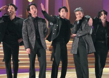 (English) BTS: the best out of the best