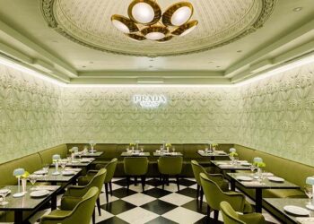 ម៉ាកម៉ូតល្បីៗណាខ្លះ ដែលបានចូលរួមក្នុងឧស្សាហកម្មម្ហូបអាហារ? ហាងកាហ្វេ និងភោជនីយដ្ឋានចំនួន 4 ទទួលបានការចាប់អារម្មណ៍យ៉ាងខ្លាំង