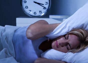 ការភ្ញាក់ពាក់កណ្តាលដំណេករាល់យប់