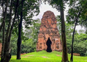 ទេសភាពរមណីយដ្ឋានប្រវត្តិសាស្ត្រប្រាសាទសំបូរព្រៃគុកខេត្តកំពង់ធំ នារដូវកាលបៃតង