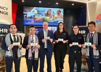 ប្រាក់រៀល ត្រូវបានដាក់ក្នុងតារាងជួញដូររូបិយប័ណ្ណ នៅបញ្ជរប្តូរប្រាក់របស់ក្រុមហ៊ុន Travelex នៅទីក្រុងមែលប៊ន ប្រទេសអូស្រ្តាលី