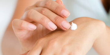 វិធីសាស្រ្តថែរក្សា ប្រអប់ដៃឱ្យទន់ស្រឡូនស្អាត