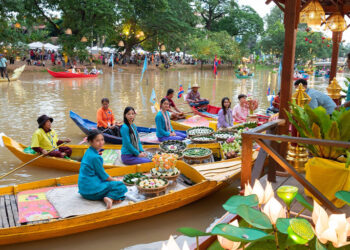 រយៈពេល ៣ថ្ងៃ នៃពិធីព្រះរាជបុណ្យអុំទូក ខេត្តសៀមរាប ទទួលបានភ្ញៀវទេសចរជាតិ និងអន្ដរជាតិ ប្រមាណ ៣៦ម៉ឺននាក់